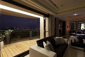 露檯-在南方松的循序引導下，盡納滿空星斗讓心無比舒活。